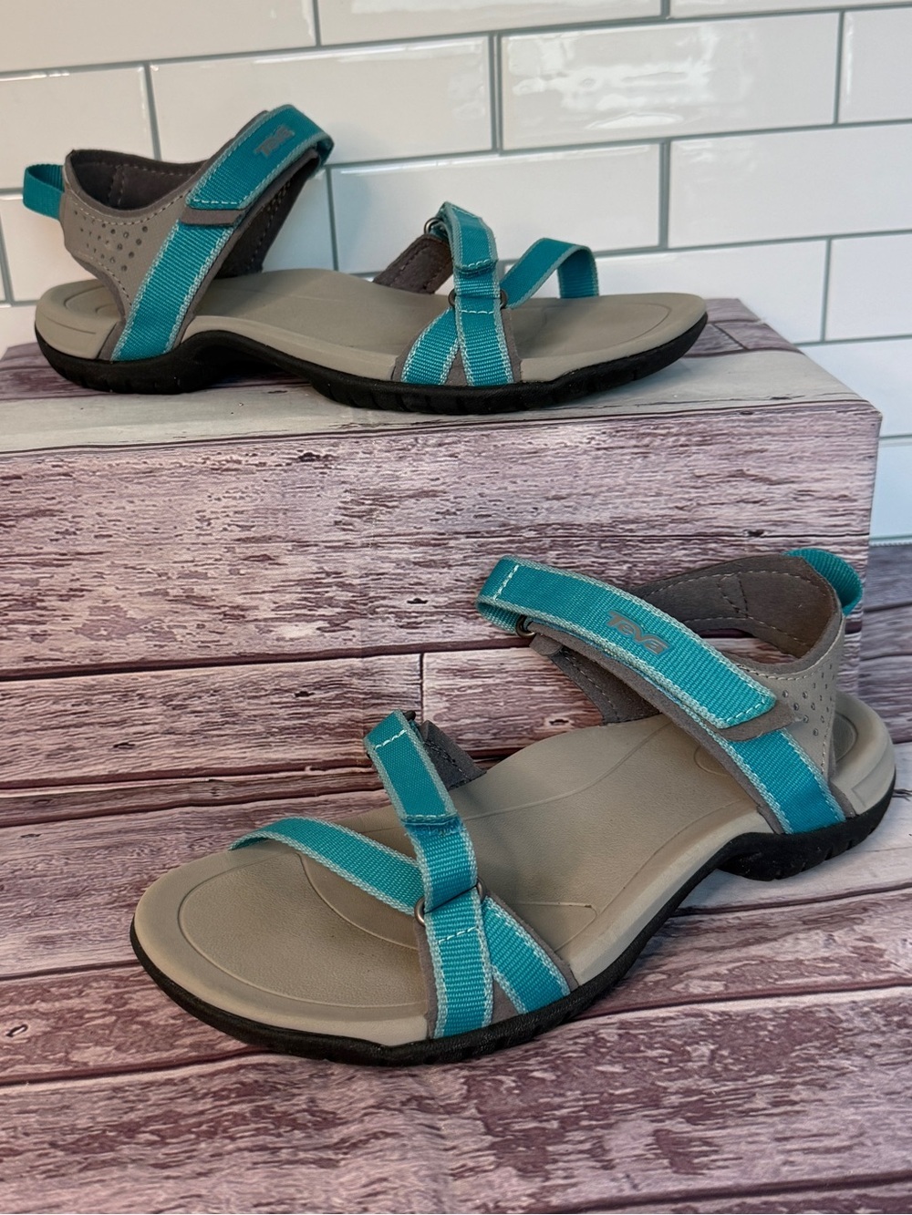 Teva 🩴 Women's Teal Verra Sandal size 5